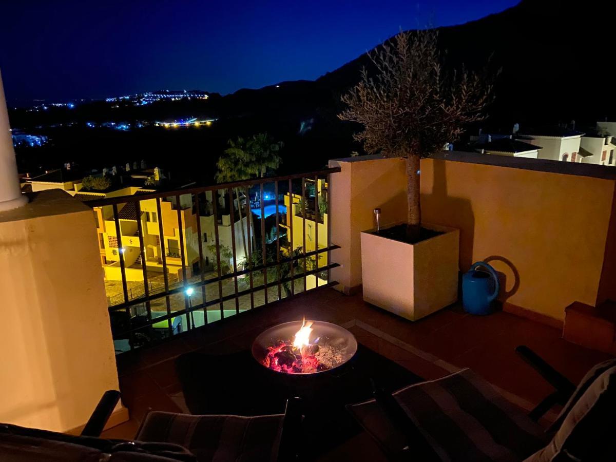 Huge Rooftop Solarium With See View - 3 Rooms เบนาบีส ภายนอก รูปภาพ